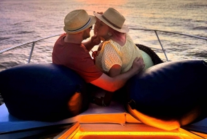 Porto Barca CONDIVISA: Ponti, foce del fiume e tramonto con bevande