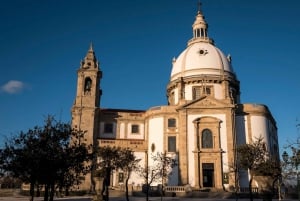 Porto: escursione privata di un giorno a Braga e Guimarães con accompagnatore locale