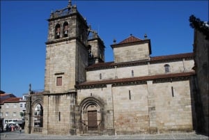 Porto: escursione privata di un giorno a Braga e Guimarães con accompagnatore locale