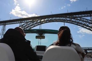 Porto: Brückenkreuzfahrt in einem Fiat 500 Limited Edition Boot
