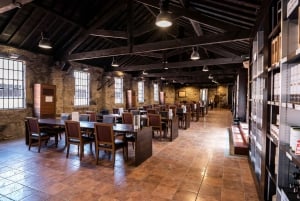 ポルト：テイスティングとペアリングのオプションを備えたバーメスターセラーツアー