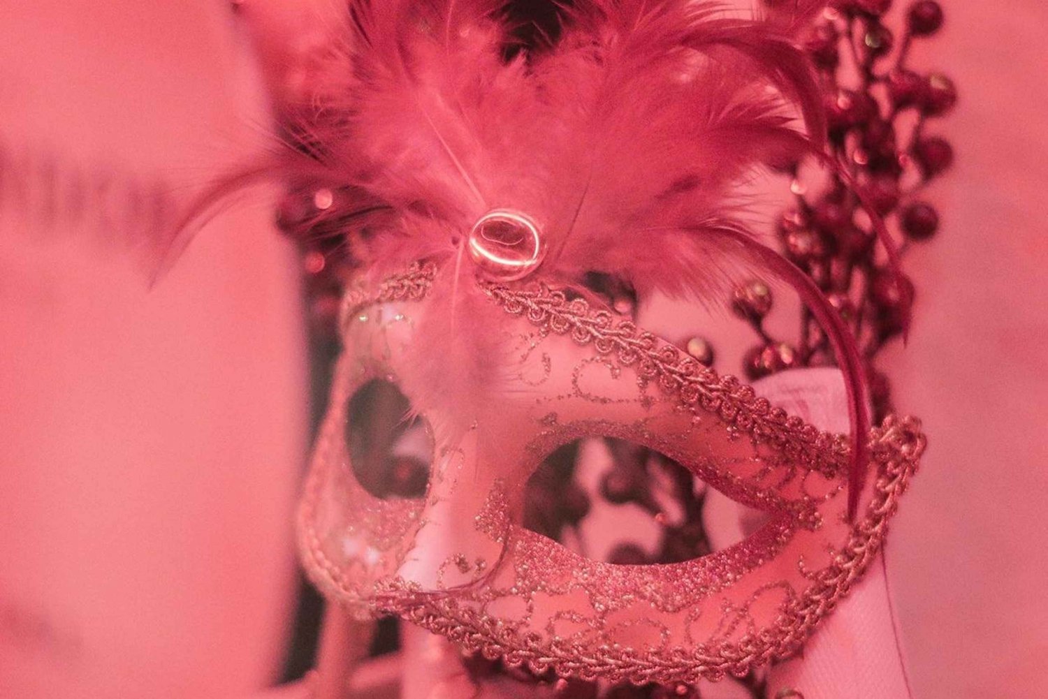 Porto: Cabaret & Pole Shows, offer a Glass of Champagne