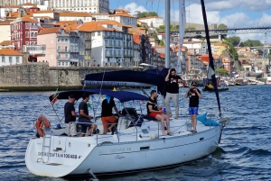 Porto: Charmant Vrijgezellenfeest op een zeilboot met drankjes