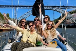 Porto: Charmante Segelbootfahrt bei Sonnenuntergang