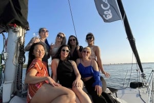 Porto: Charmante Segelbootfahrt bei Sonnenuntergang