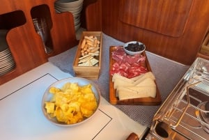 Porto: Charmante Segelbootfahrt bei Sonnenuntergang