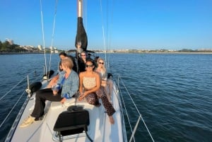 Porto: Charmante Segelbootfahrt bei Sonnenuntergang