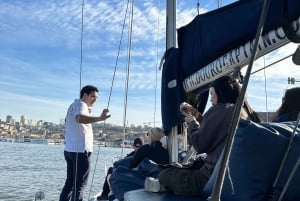 Porto : charmante croisière en voilier avec vin de Porto, option coucher de soleil