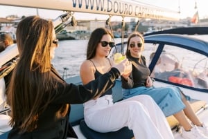 Porto : charmante croisière en voilier avec vin de Porto, option coucher de soleil