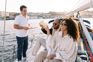 Porto : charmante croisière en voilier avec vin de Porto, option coucher de soleil