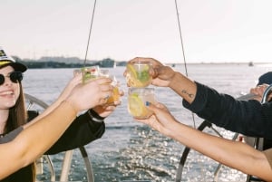 Porto : charmante croisière en voilier avec vin de Porto, option coucher de soleil