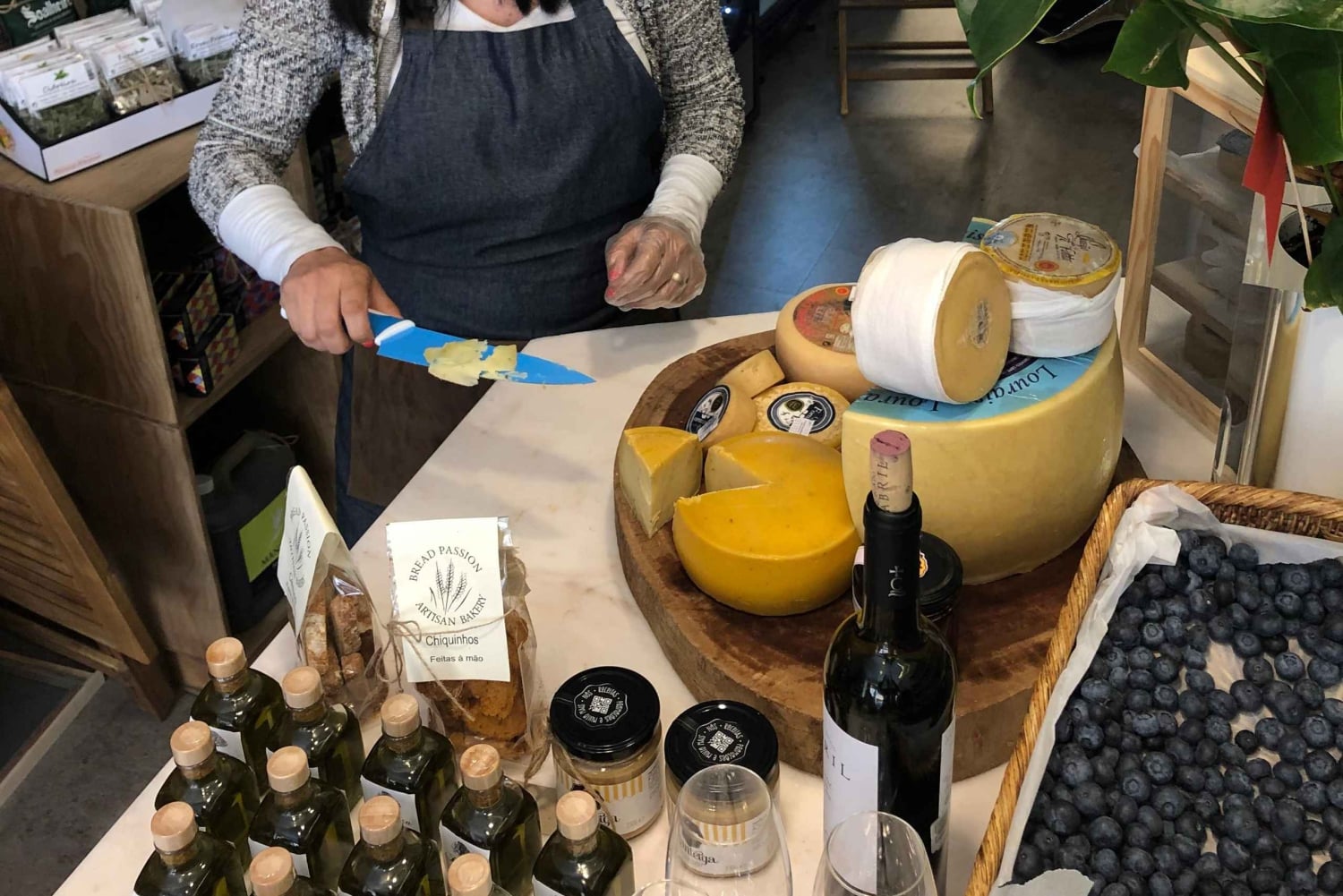 Oporto: Degustación de Queso y Vino de Oporto en un Lugar Único