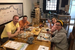 Oporto: Degustación de Queso y Vino de Oporto en un Lugar Único
