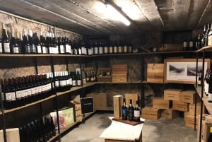 Oporto: Degustación de Queso y Vino de Oporto en un Lugar Único