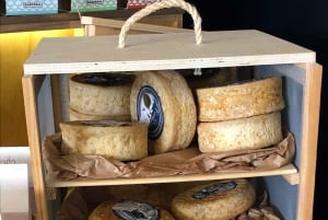 Oporto: Degustación de Queso y Vino de Oporto en un Lugar Único