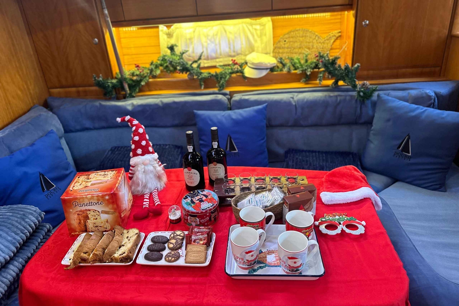 ポルト：ドウロ川の豪華客船でのクリスマス・クルーズとワイン・テイスティング