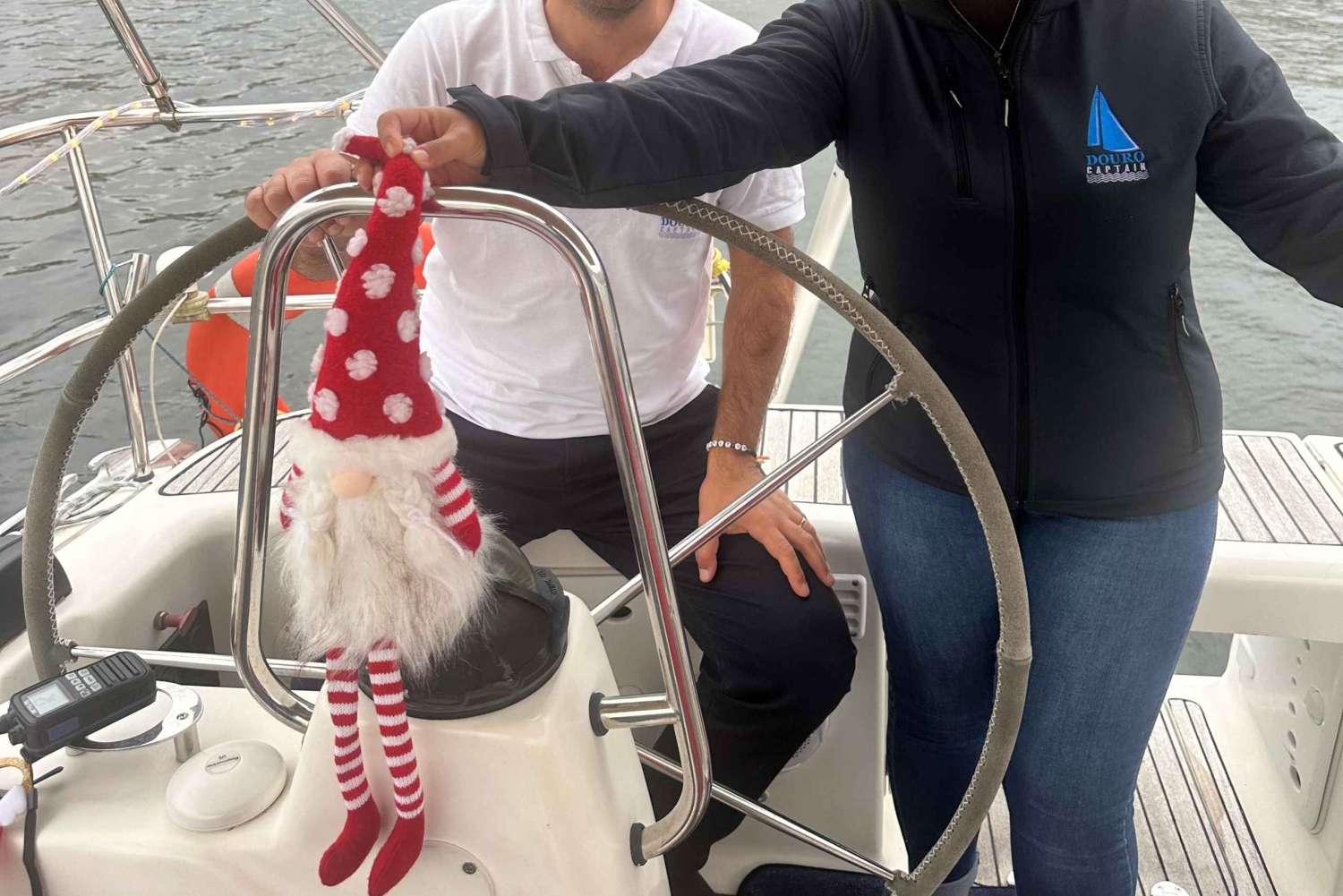 ポルト：ドウロ川の豪華客船でのクリスマス・クルーズとワイン・テイスティング