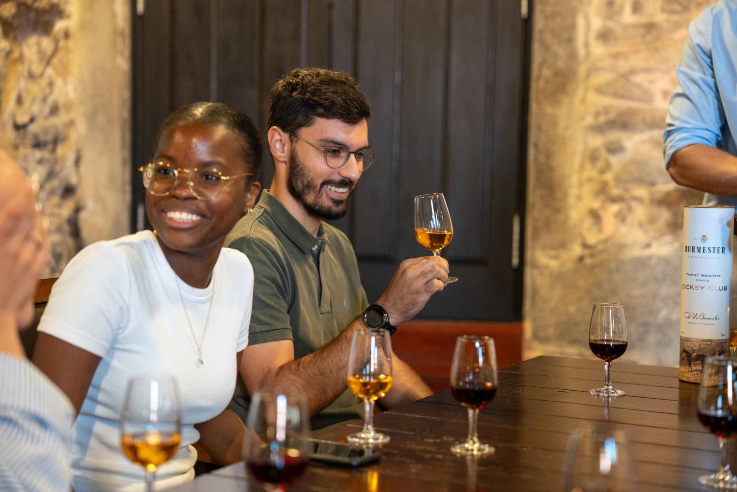 Visita de la ciudad de Oporto en minibús de día completo, cata de vinos y seis brigadas