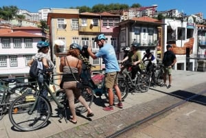 Porto: Byens højdepunkter 3-timers guidet byrundvisning på elcykel