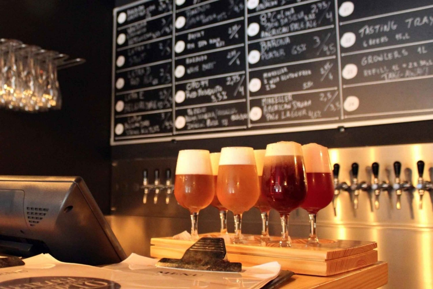 Oporto: Tour de Cata de Cerveza Artesana con Aperitivos Locales