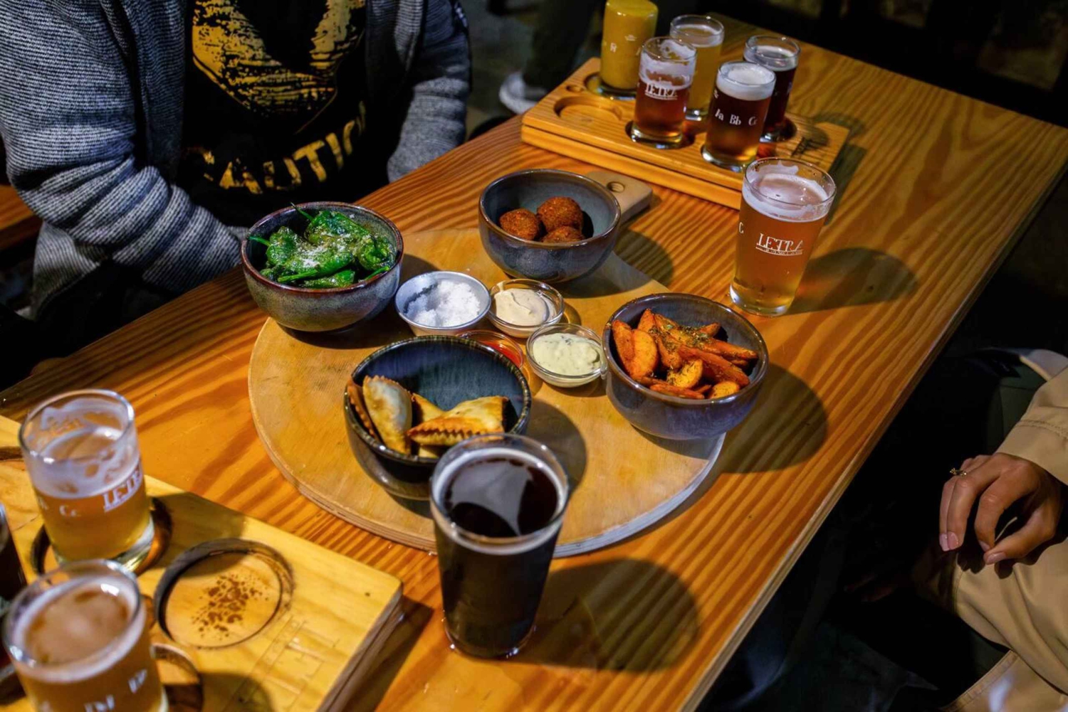 Porto: Craft Beer Proeverij met lokale hapjes