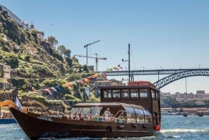 Porto: Billet til rundfart + portvinshuler + fado + middag