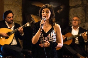 Porto: Billet til rundfart + portvinshuler + fado + middag