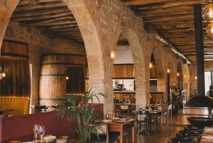 Porto: Billet til rundfart + portvinshuler + fado + middag