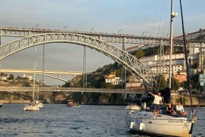 Porto : charmante croisière en voilier avec vin de Porto, option coucher de soleil