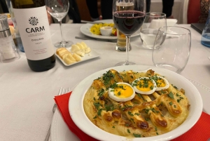 Oporto: Cena con espectáculo de fado y música tradicional portuguesa