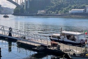 Porto : croisière privée 6 ponts et dégustation de vin de Porto/coucher de soleil