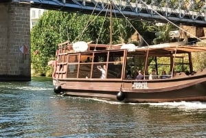 From Porto: 2 Wine Regions, Farm Lunch, and Boat Ride
