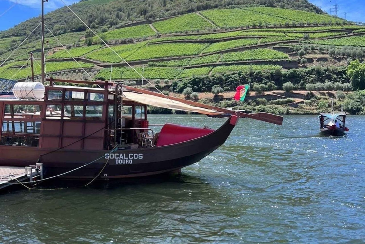 Porto : Visite de la vallée du Douro avec 3 dégustations, déjeuner et croisière Opt. Croisière