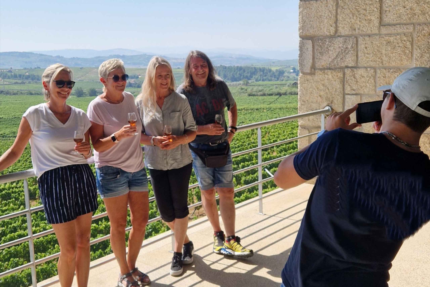 Porto: Tour della Valle del Douro con 2 cantine, pranzo e crociera