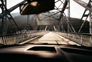 Porto: Tour della Valle del Douro con 2 cantine, pranzo e crociera