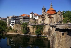 Porto: Visita ao Vale do Douro com prova de vinhos, cruzeiro guiado e almoço