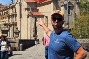 Porto: Douro-laakson viiniretki pienelle yksityisryhmälle, veneajelu, viininmaistelu, ruoka