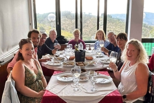 Porto: Dourodalen med två vingårdar, lunch och båttur