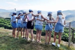 Porto: Dourodalen med två vingårdar, lunch och båttur