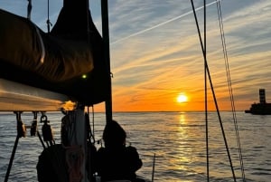 Porto : Best Exclusive Charming Sailboat Sunset (coucher de soleil en bateau à voile)