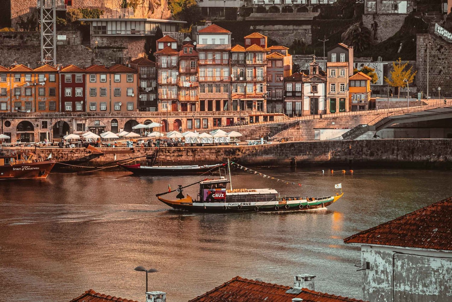 Porto: esplora 6 ponti iconici su un'autentica barca Rabelo