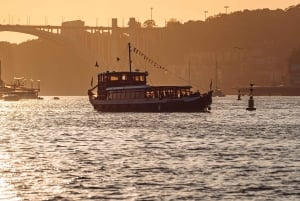 Porto: Explore 6 Iconic Bridges on an Authentic Rabelo Boat