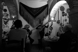 Porto: Espetáculo de Fado com Jantar numa Casa de Fado Tradicional