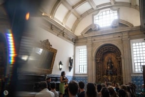 'Porto: Spettacolo di fado con tour guidato in un monastero storico'.