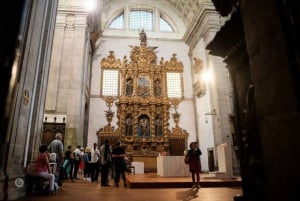'Porto: Spettacolo di fado con tour guidato in un monastero storico'.