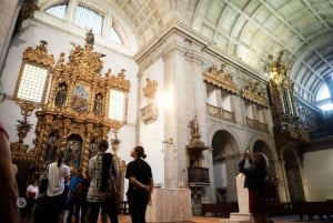 'Porto: Spettacolo di fado con tour guidato in un monastero storico'.