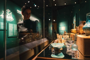 Porto: Fonseca Cellar Tour & 1 WOW Museum