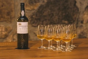 Porto: Visita à adega da Fonseca e espetáculo de fado com jantar opcional
