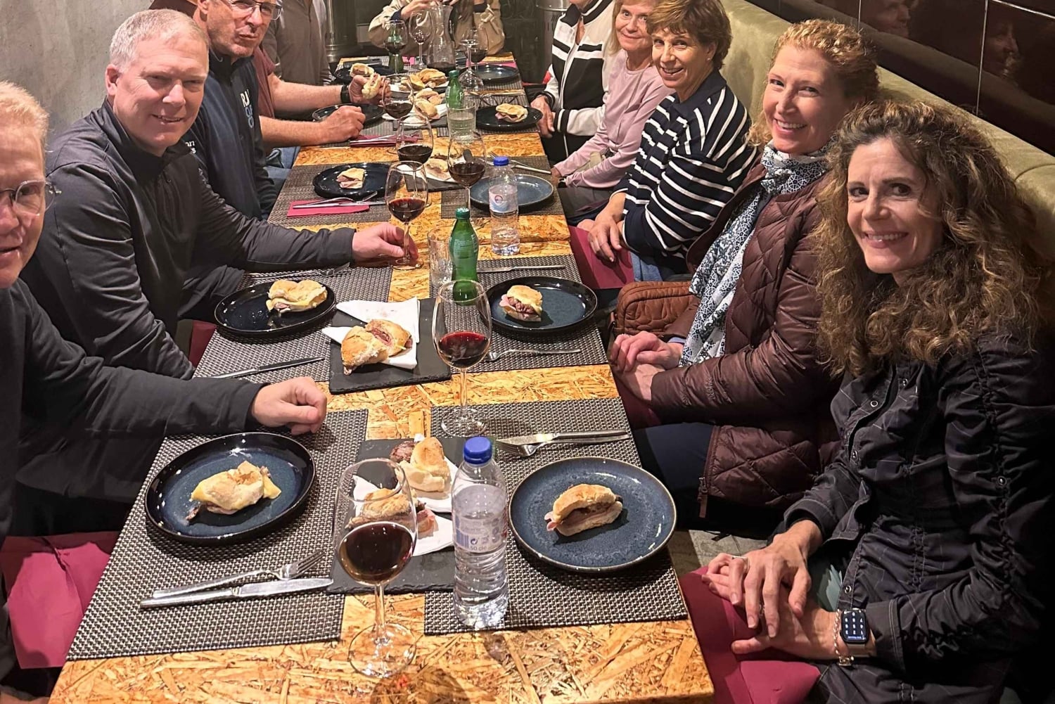 Порту: Пешеходная экскурсия с дегустациями и вином