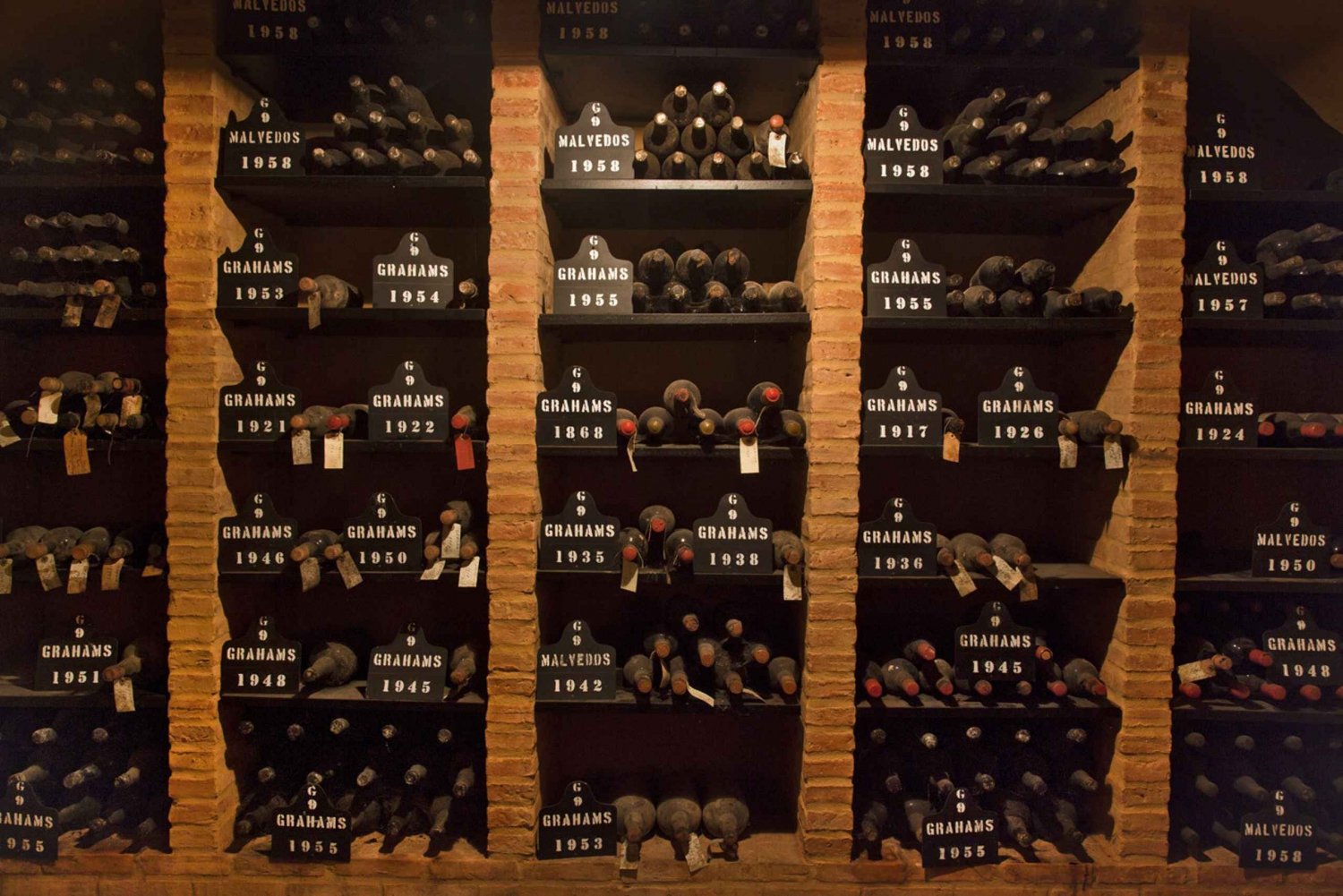 Porto: Graham's Port Lodge Tour and Port Essentials Tasting
